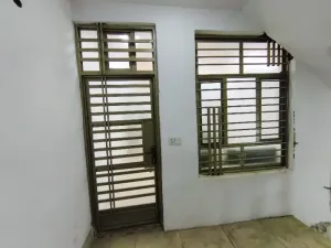 شقه مؤثثه للمسافرين والزوار والعوائل المحترمه ١٠٠ م طابق اول